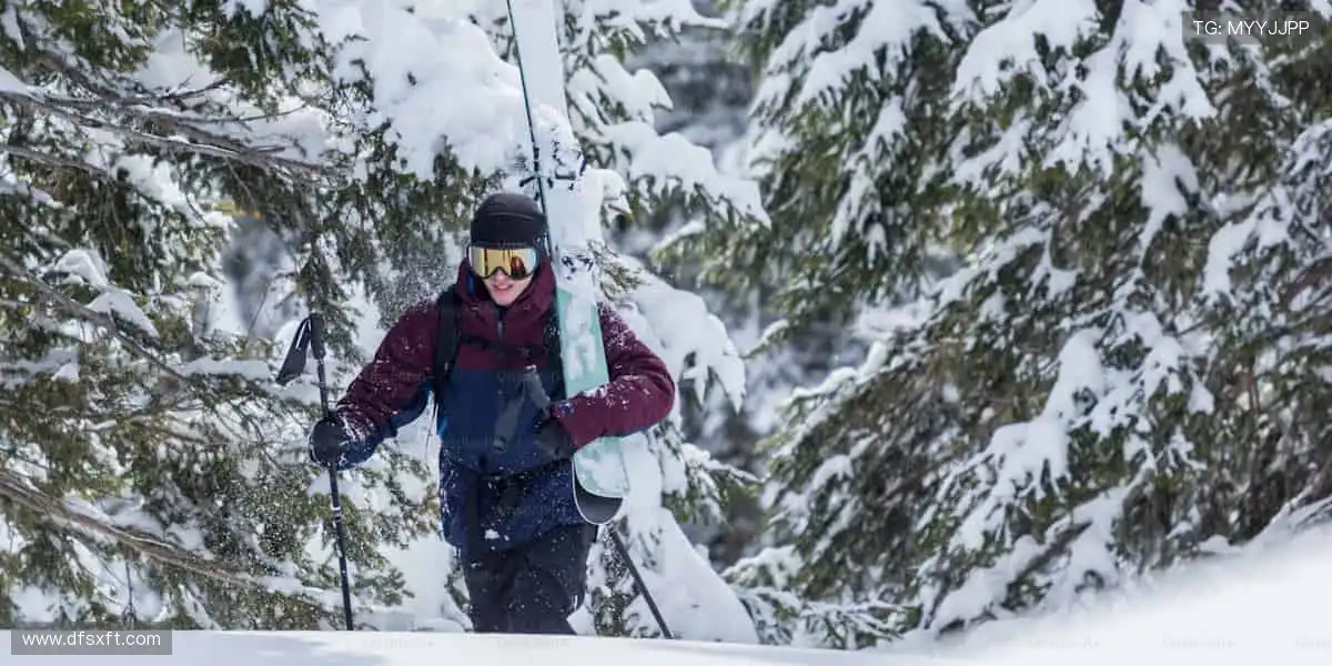 🎧官方正品周边直供,把赛场荣耀穿在身上!🏅